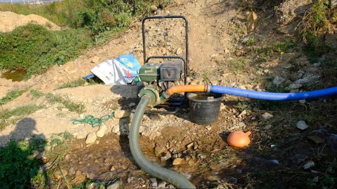 水泵抽水浇地浇灌抗旱旱灾水塘