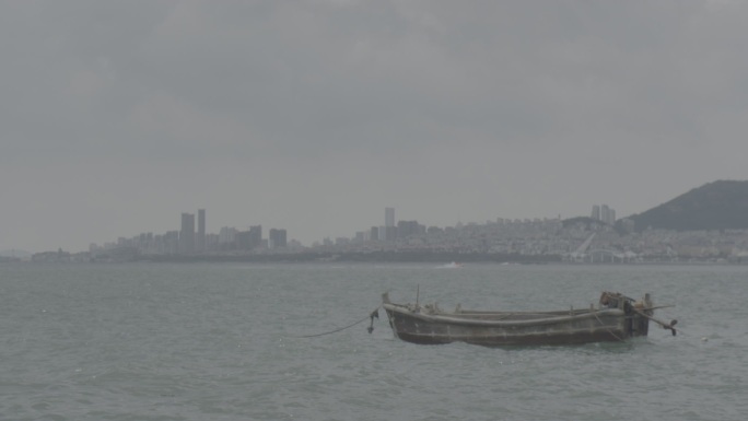 海边海水浪花海面波涛汹涌晴空万