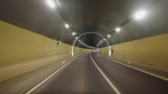 高速公路隧道群