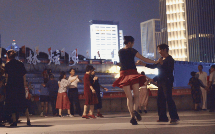 4K杭州武林广场夜晚跳舞人群-广场舞蹈