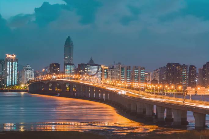 温州瓯江瓯越大桥市区城市日转夜延时摄影