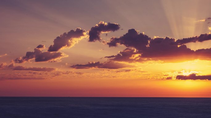 海上日出夕阳日出海浪波浪航拍