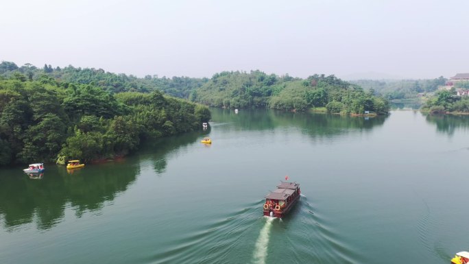 泸州航拍纳溪区凤凰湖跟船