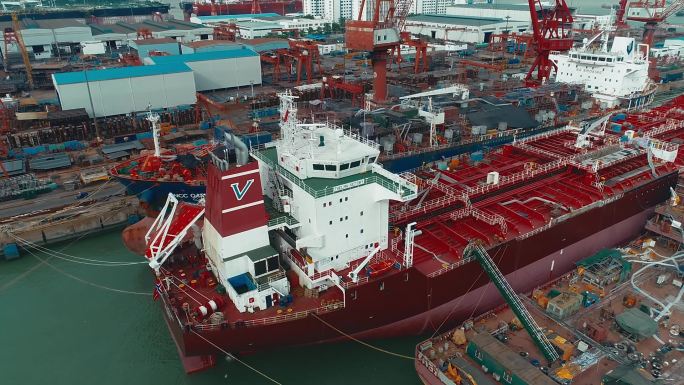 航拍-中国南海大型造船修船企业和船舰