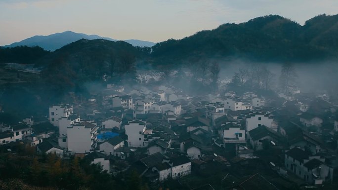 婺源山村深秋晨雾炊烟意境13