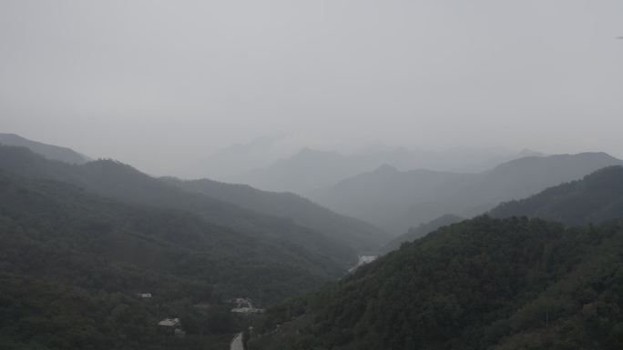 泰山雾绕群山神秘感航拍DLOG素材