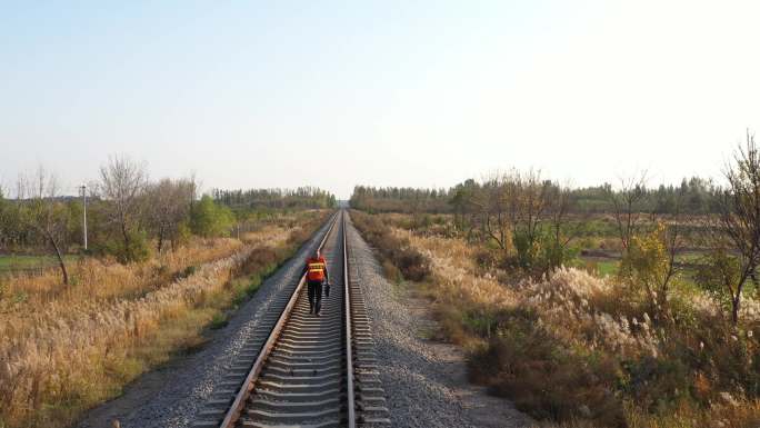 航拍4K单轨铁路铁道孤独的巡路人