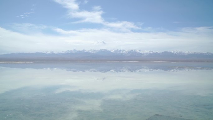 青海茶卡盐湖旅游小火车游艇风光