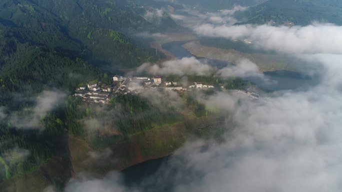 四川洪雅瓦屋山雅女湖航拍