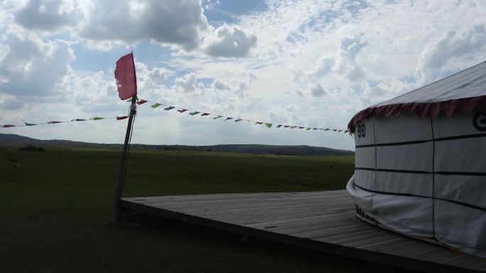 草原蒙古包旗帜