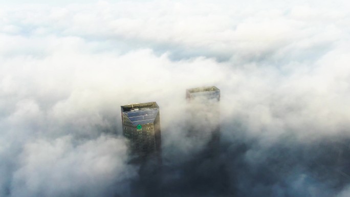 云海下的长沙金茂览秀城航拍4K