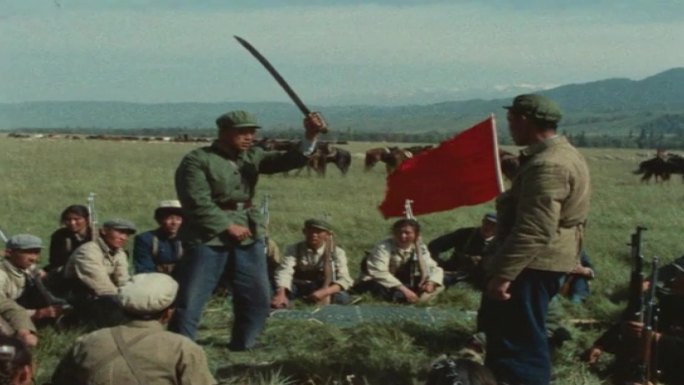 70年代哈萨克族民兵训练老视频12
