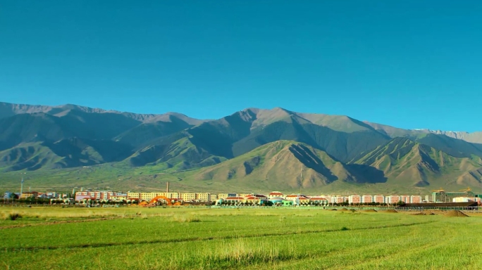 巴里坤阳光乐园景点草原高山