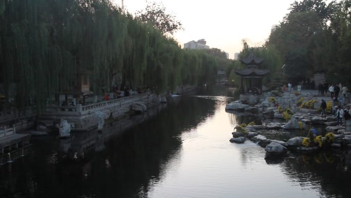 济南护城河的黄昏