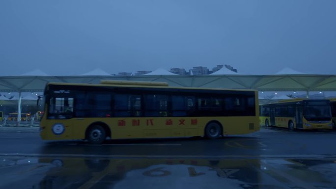 公交 公交车站 新能源公交车