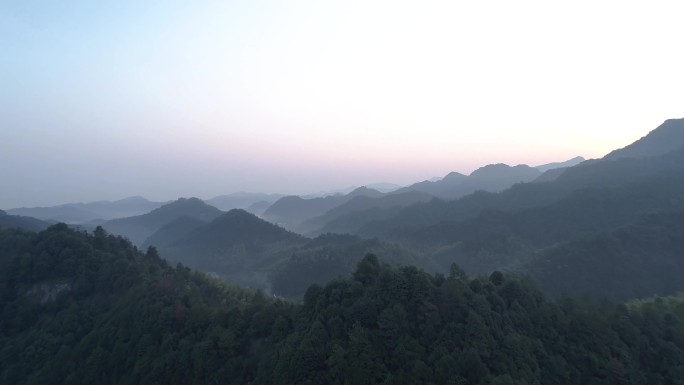 群山云雾湖边夕阳航拍