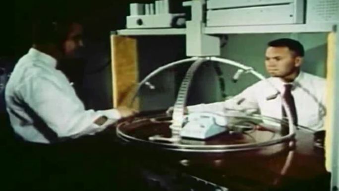 50年代贝尔实验室电话研究、电子管