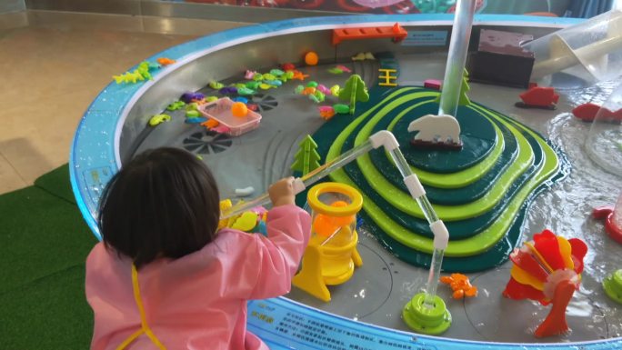 儿童幼儿游乐场水育乐园戏水