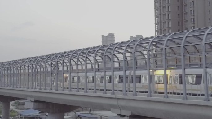 郑州城市轨道交通地铁外景航拍