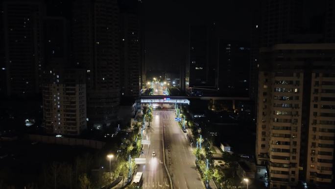 武汉4K素材航拍夜晚静默的城市街道