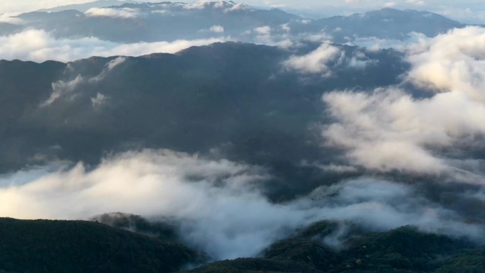 雷公山曰出