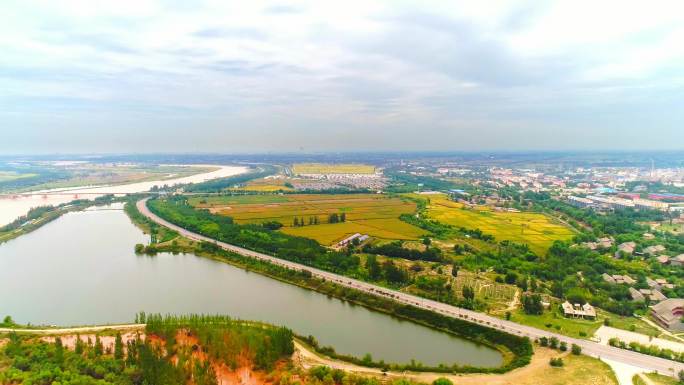 青铜峡黄河生态风景区黄河沿岸