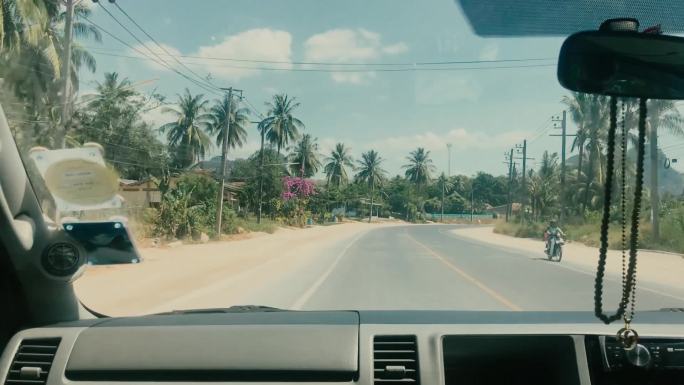 行驶路边风景泰国左舵车内驾驶