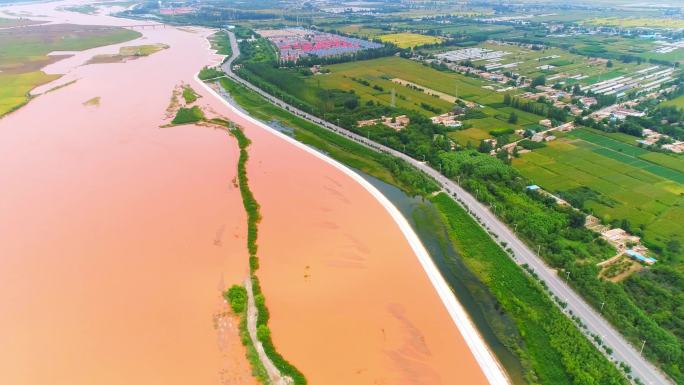 黄河沿岸，万亩农田，灌溉