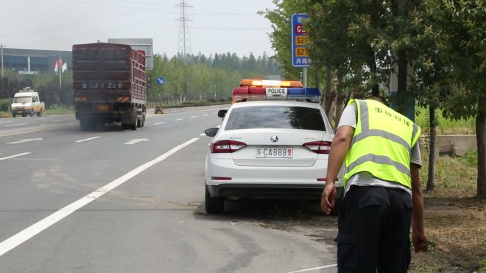 交警车祸现场勘查