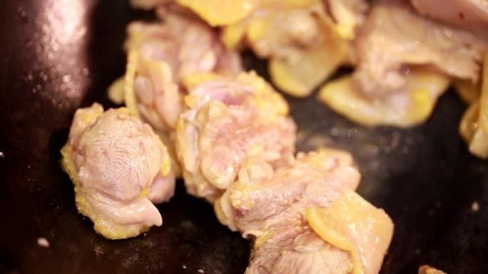 鸡肉三杯鸡炒鸡炖鸡蛋白质卡路里
