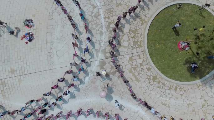 民族舞蹈视频彝族火把节大型舞蹈表演会场