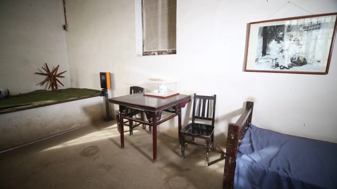 西柏坡董必武小纺车