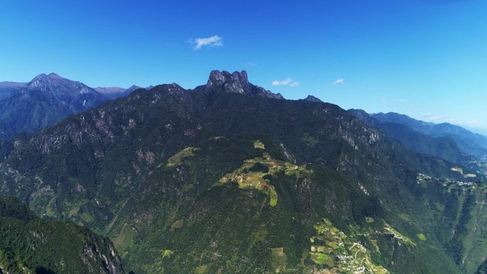 高清怒江老姆登皇冠山航拍