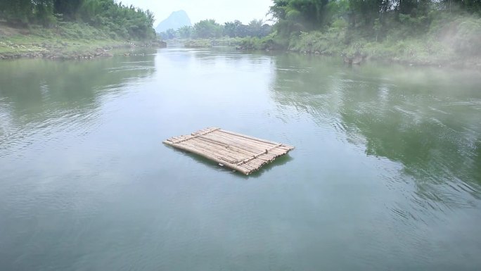 竹筏河流