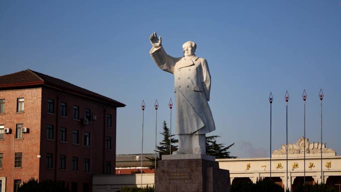 4K延时-中国一拖毛泽东雕塑（中景）