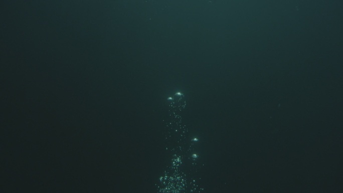 实拍写实海底气泡01