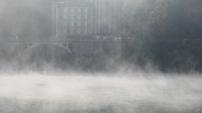 河面晨雾流动17