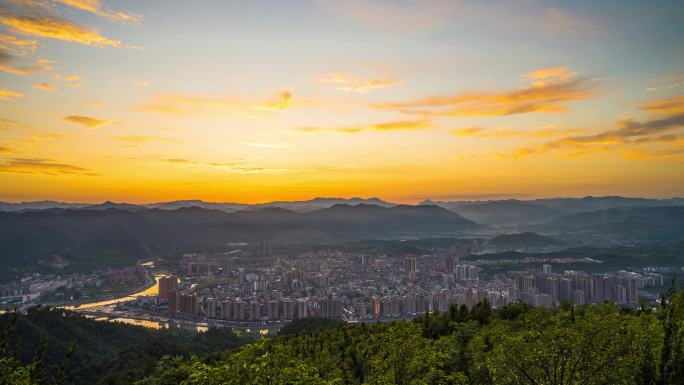 4K大气磅薄城市夕阳到入夜