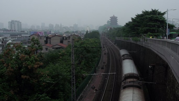 武汉火车黄鹤楼远景