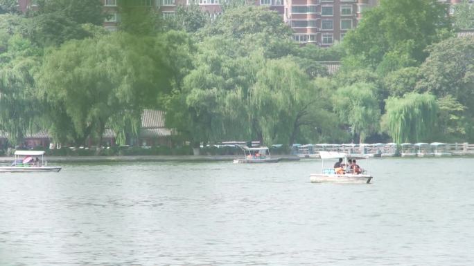 济南大明湖游船全景特写