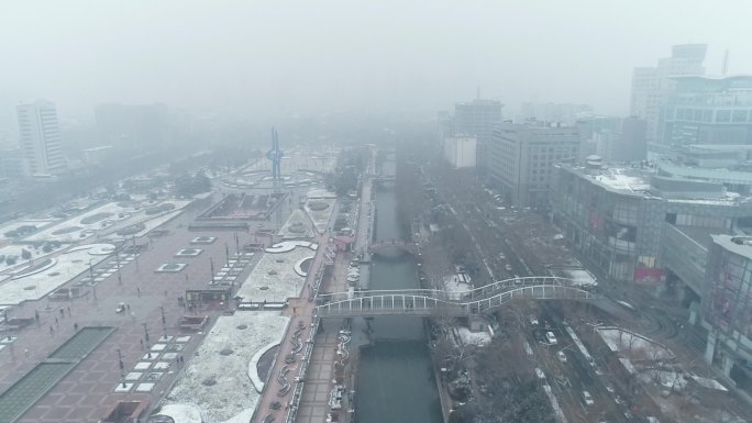 泉城广场护城河雪景