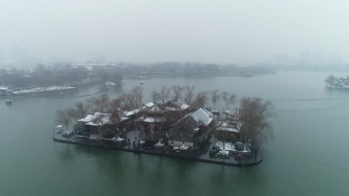 大明湖雪景