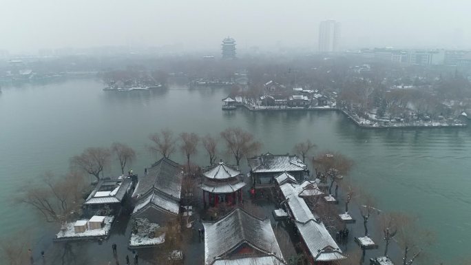 济南大明湖雪景