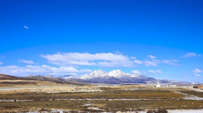 川西高原神圣雪山4K变焦延时