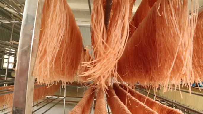 云南红河元阳红米线03