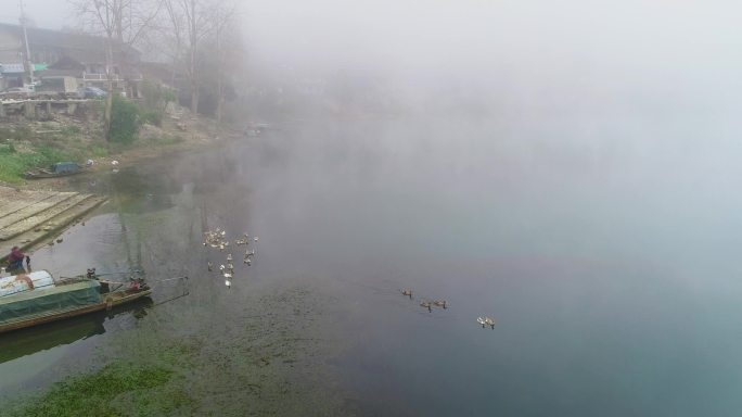 航拍大雾中的古村小河15