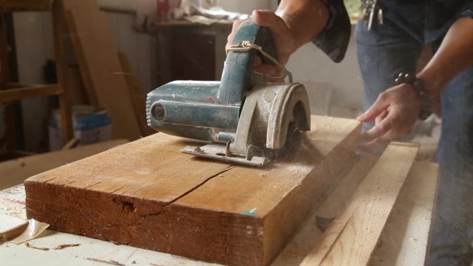 【原创】木匠木工活刨木头