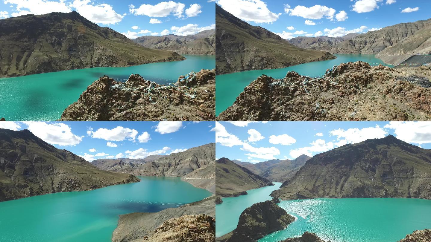 西藏清澈湖水航拍