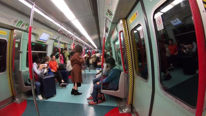香港地铁车厢延时