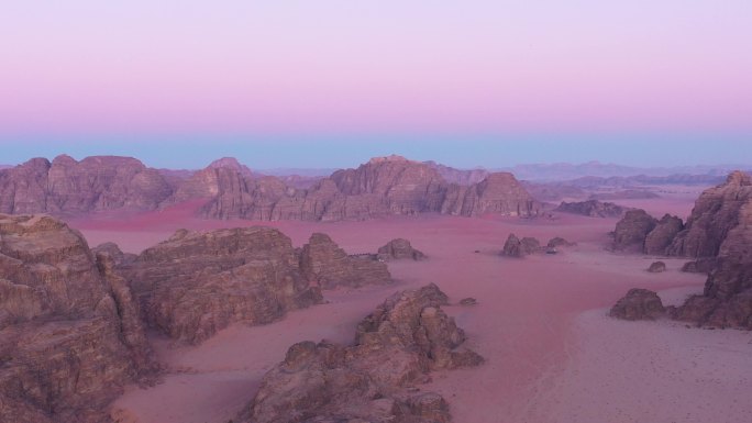 约旦瓦迪拉姆沙漠黎明唯美大气4k航拍